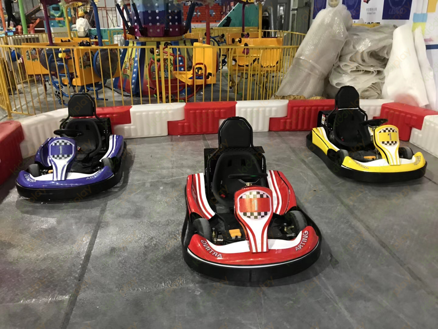 ¿Cuáles son las aplicaciones de los materiales de moldeo rotacional en el campo del karting?